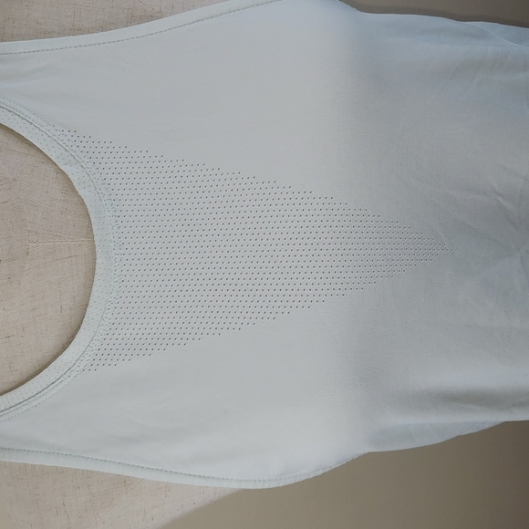 Athleta White Seamless Workout Tank - Picture 2 of 5